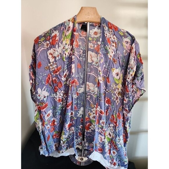 Tops - D&Y Flower Kimono. 100% Viscose.  One Size Fits Most. Good Condition